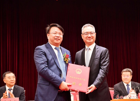 實力加冕 | 海信集團副總裁、海信智能科技集團總裁陳維強榮獲青島市科學技術最高獎！