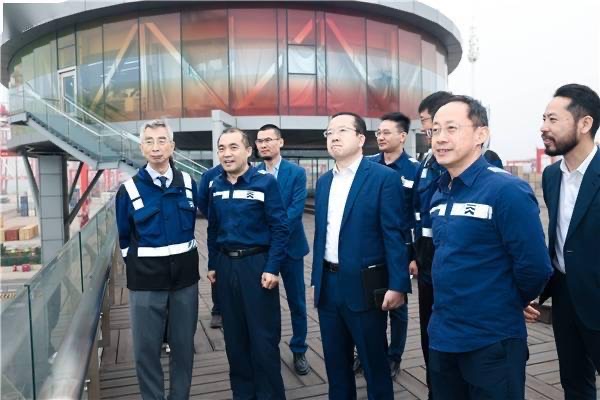 天津港集團(tuán)與倪光南院士、深開鴻C(jī)EO王成錄一行座談交流 ，共商“津鴻” 發(fā)展新篇章